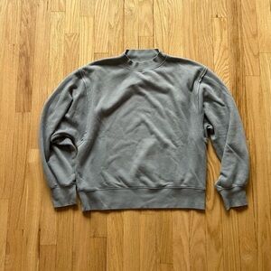 Alo Yoga crewneck sweatshirt